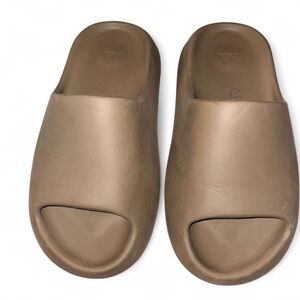 Brown yeezy Sandals